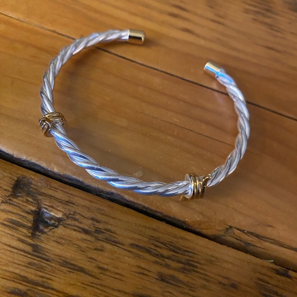 Montana Silversmiths Barbed Wire Women’s Cuff / Bracelet - Picture 5 of 9